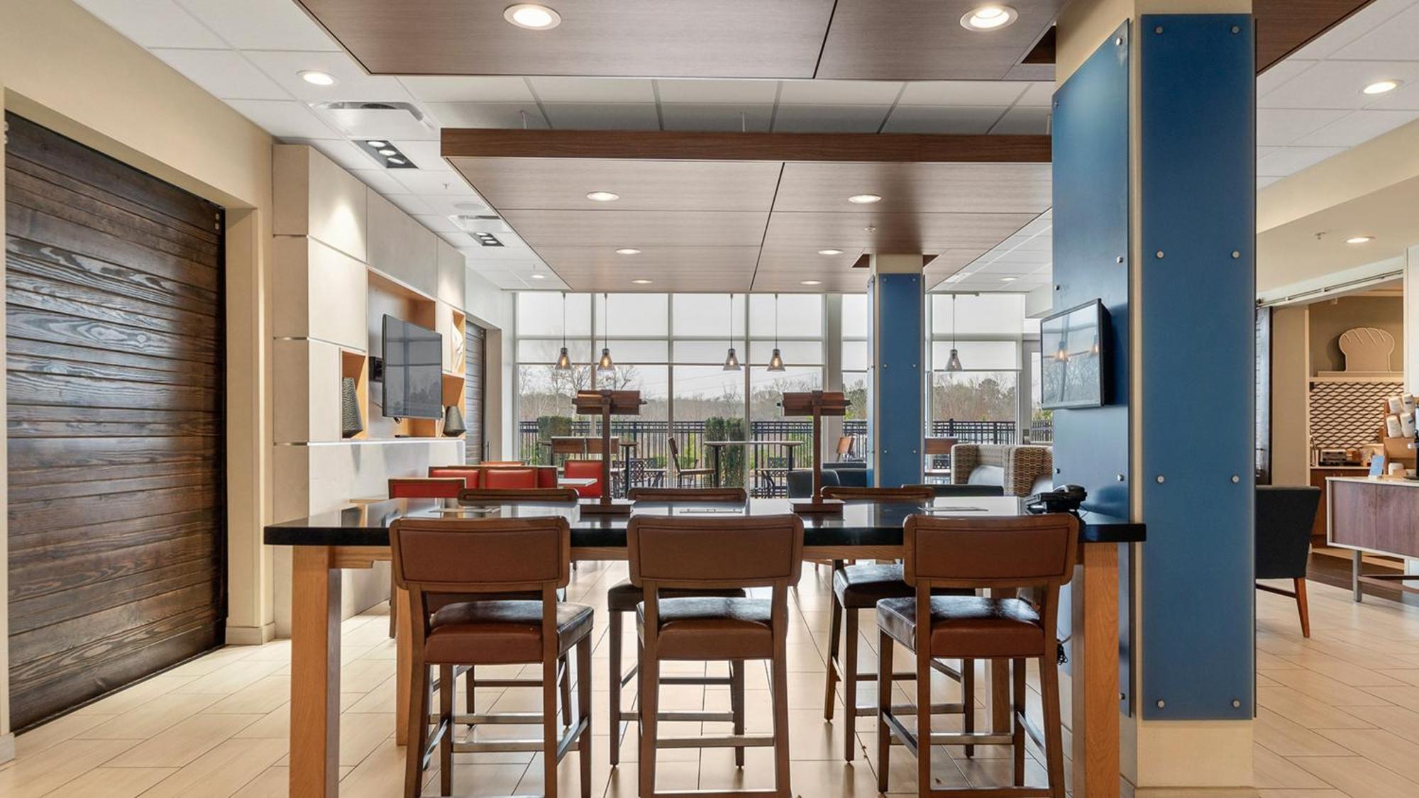 Holiday Inn Express & Suites Macon North By Ihg Εξωτερικό φωτογραφία