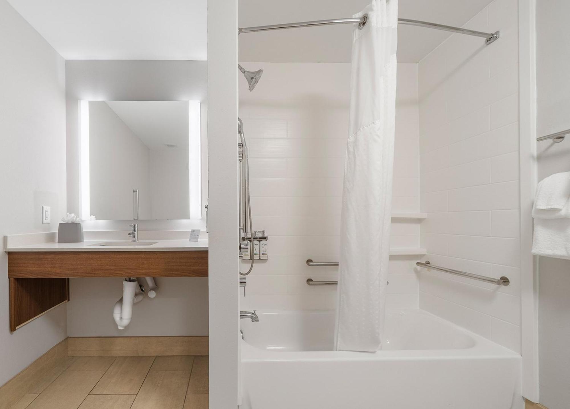 Holiday Inn Express & Suites Macon North By Ihg Εξωτερικό φωτογραφία